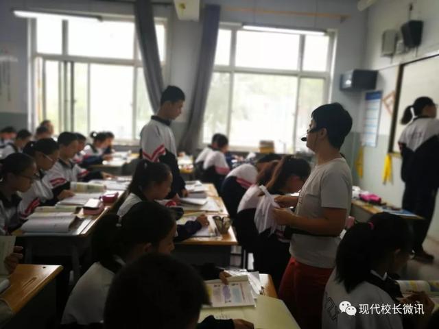 「直通校園」太原市教科研中心對萬柏林區(qū)實驗中學?！端季S導圖在地理生物教學中的應用》課題進行中期評估