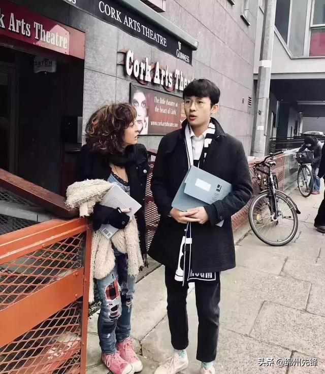 驕傲！24歲成都詩人獲愛爾蘭科克國(guó)際詩歌節(jié)最高獎(jiǎng)，他的母校是…