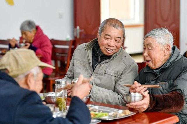人民日報(bào)點(diǎn)贊寧波：農(nóng)村里養(yǎng)老 越來越安心（寧波農(nóng)村養(yǎng)老保險(xiǎn)）