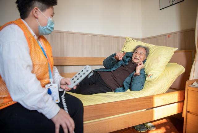 養(yǎng)老床位“搬”進家里，武漢將新增家庭養(yǎng)老床位3000張（武漢市最新養(yǎng)老床位數(shù)）