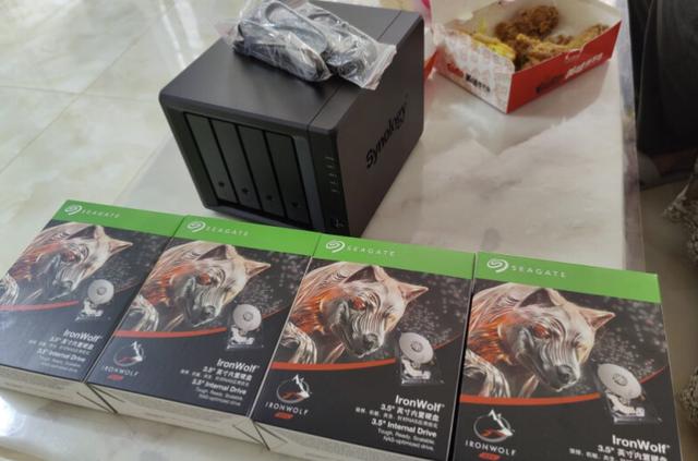 NAS小白湊過來！大佬講解NAS到底是什么？能做些什么？（nas是做什么的）
